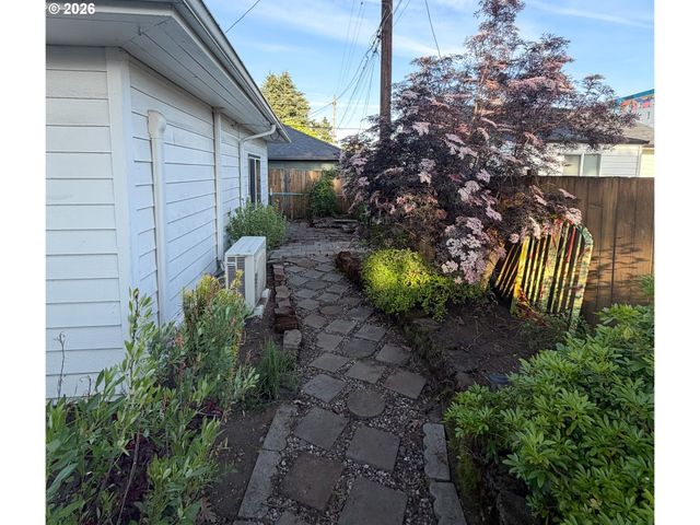 3003 E 24TH St, Vancouver, WA 98661