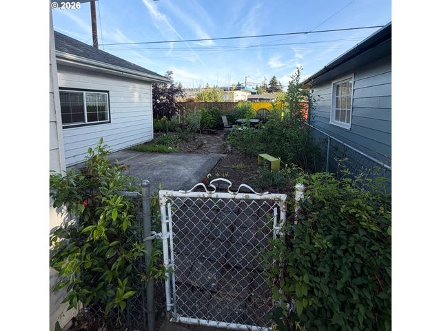 3003 E 24TH St, Vancouver, WA 98661