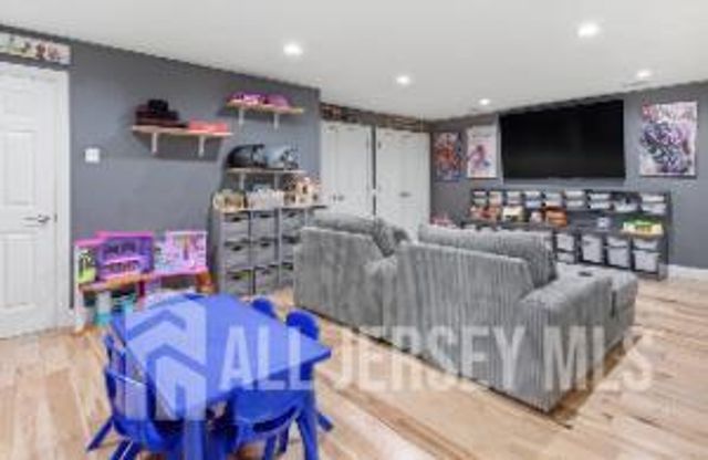 623 Lloyd Road, Aberdeen, NJ 07747