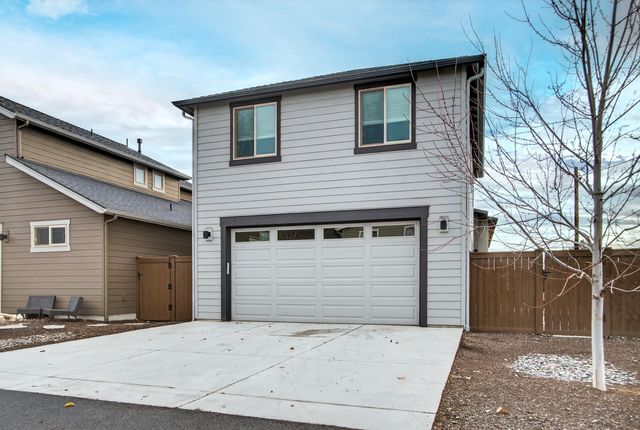 3899 SW Coyote Place, Redmond, OR 97756