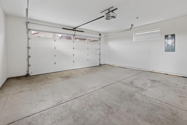 3899 SW Coyote Place, Redmond, OR 97756