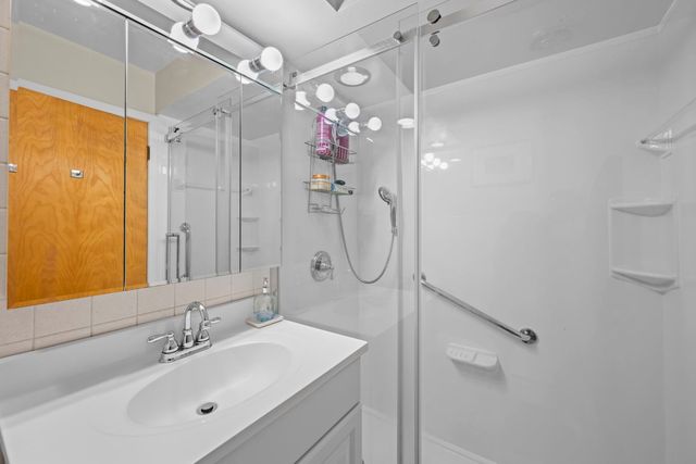311 N Beverly Lane, Arlington Heights, IL 60004