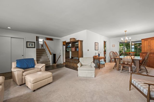 311 N Beverly Lane, Arlington Heights, IL 60004