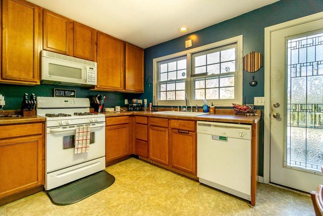 815-817 Sweeney Road, Edgerton, WI 53534