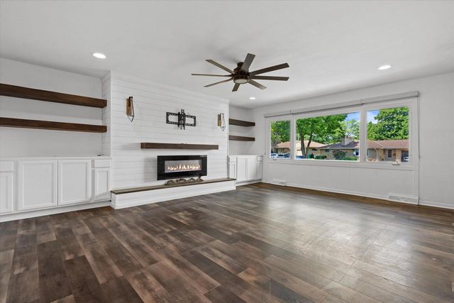 N84W16093 Donald COURT, Menomonee Falls, WI 53051