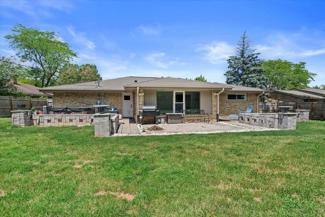 N84W16093 Donald COURT, Menomonee Falls, WI 53051