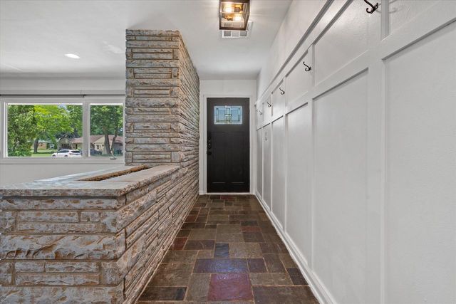 N84W16093 Donald COURT, Menomonee Falls, WI 53051