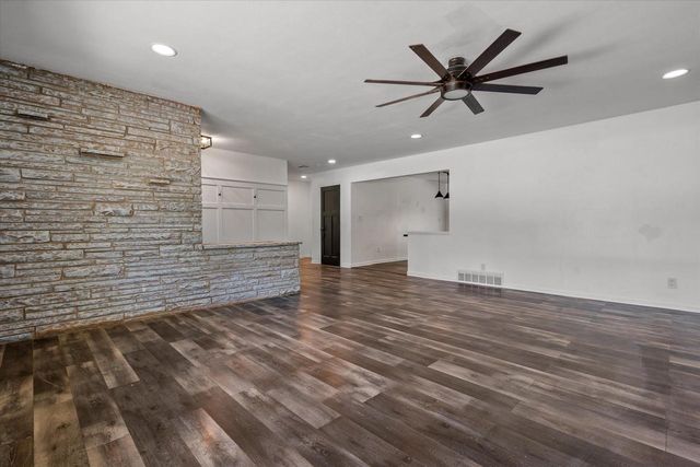 N84W16093 Donald COURT, Menomonee Falls, WI 53051