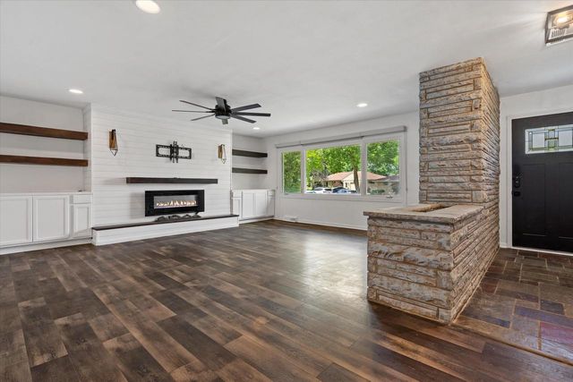 N84W16093 Donald COURT, Menomonee Falls, WI 53051