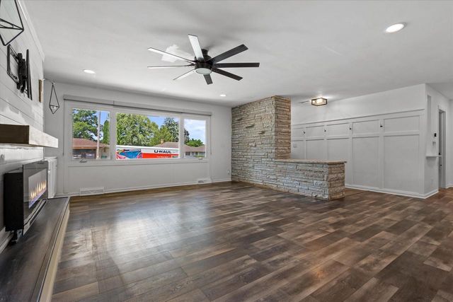 N84W16093 Donald COURT, Menomonee Falls, WI 53051