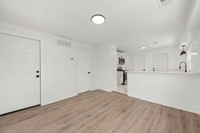 9319 S Merrill Avenue, Chicago, IL 60617