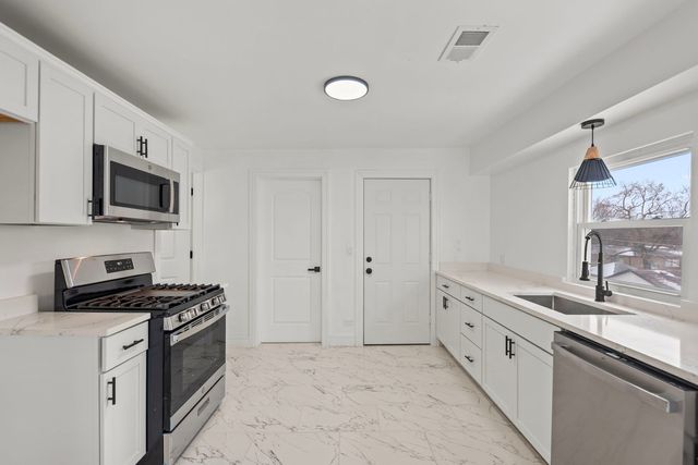 9319 S Merrill Avenue, Chicago, IL 60617