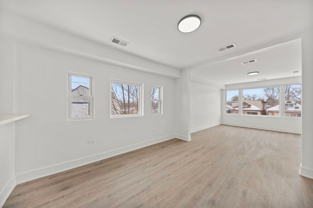 9319 S Merrill Avenue, Chicago, IL 60617