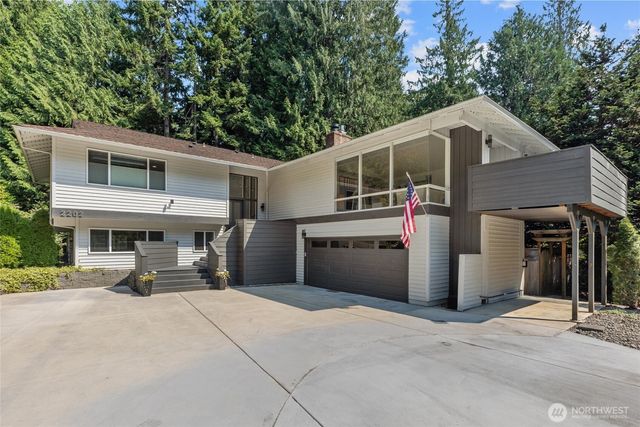 2202 Sahalee Drive E, Sammamish, WA 98074