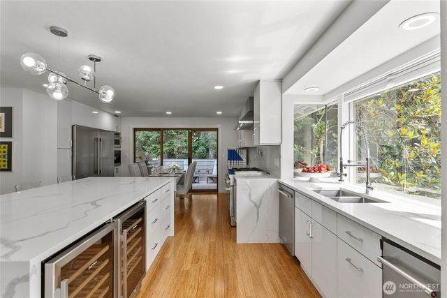 2202 Sahalee Drive E, Sammamish, WA 98074