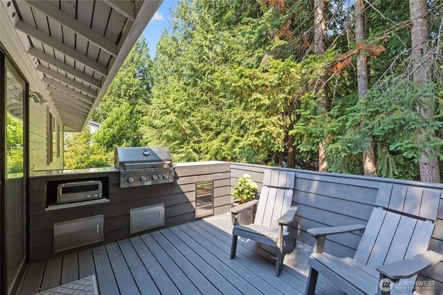 2202 Sahalee Drive E, Sammamish, WA 98074
