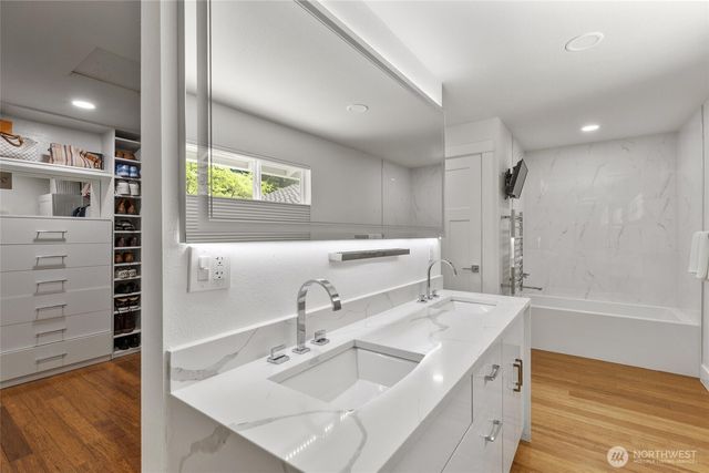 2202 Sahalee Drive E, Sammamish, WA 98074