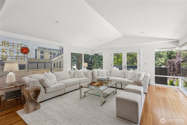 2202 Sahalee Drive E, Sammamish, WA 98074