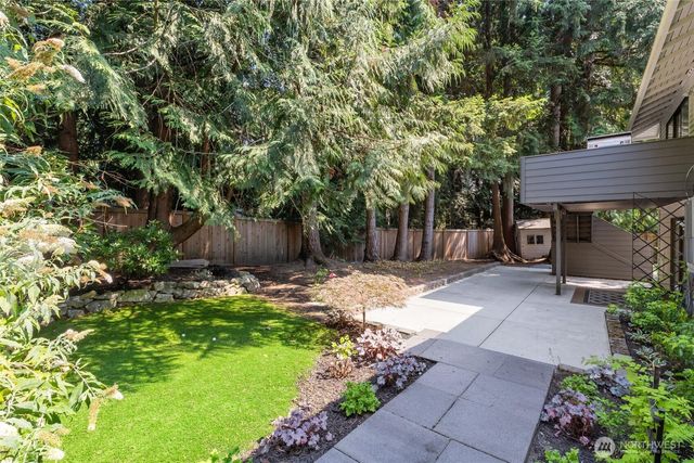 2202 Sahalee Drive E, Sammamish, WA 98074