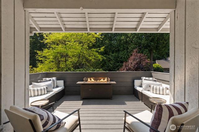 2202 Sahalee Drive E, Sammamish, WA 98074