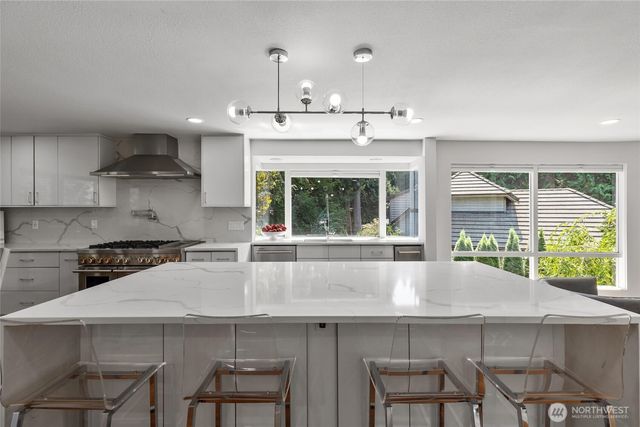 2202 Sahalee Drive E, Sammamish, WA 98074