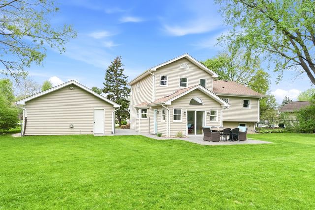 0N717 Knollwood Drive, Wheaton, IL 60187