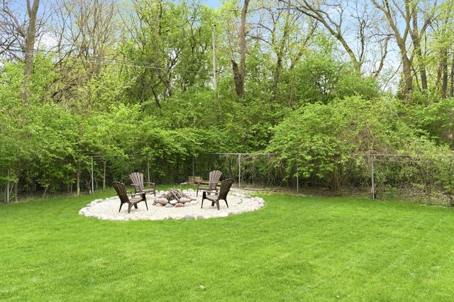 0N717 Knollwood Drive, Wheaton, IL 60187