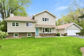 0N717 Knollwood Drive, Wheaton, IL 60187