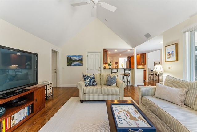 30 Hill And Plain Road, Falmouth, MA 02536