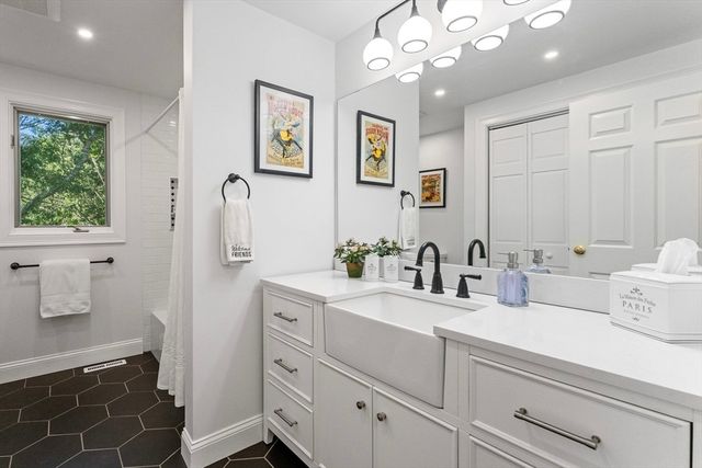 30 Hill And Plain Road, Falmouth, MA 02536