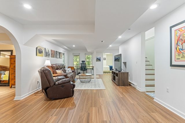 30 Hill And Plain Road, Falmouth, MA 02536