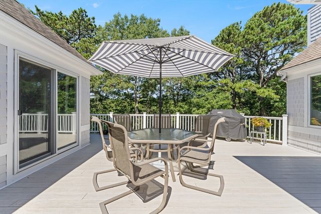 30 Hill And Plain Road, Falmouth, MA 02536