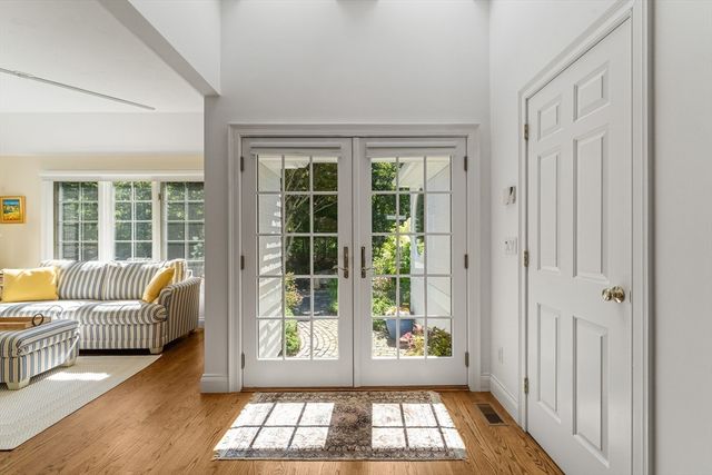 30 Hill And Plain Road, Falmouth, MA 02536