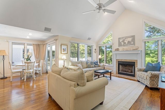 30 Hill And Plain Road, Falmouth, MA 02536