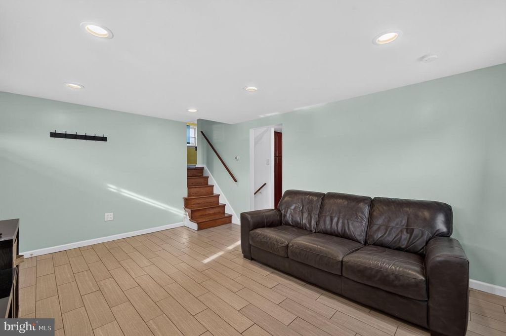 921 HALE ST, Pottstown, PA 19464 — photo 3