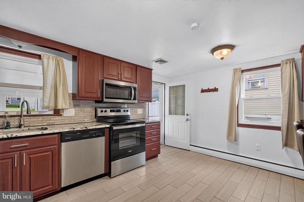 921 HALE ST, Pottstown, PA 19464 — photo 5