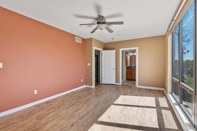 301 Mill Reserve DRIVE, Waukesha, WI 53188