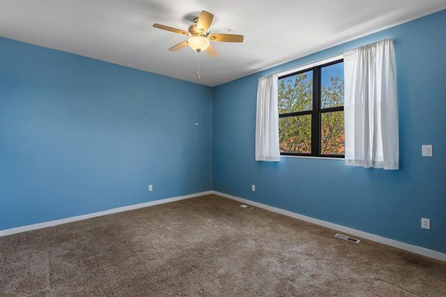 301 Mill Reserve DRIVE, Waukesha, WI 53188