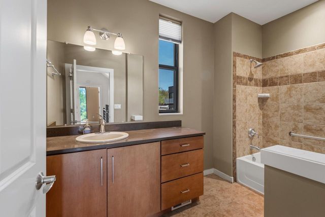 301 Mill Reserve DRIVE, Waukesha, WI 53188