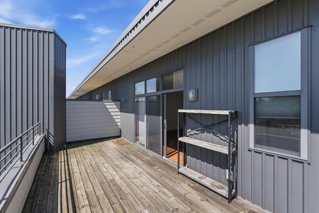 301 Mill Reserve DRIVE, Waukesha, WI 53188