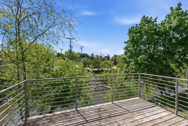 301 Mill Reserve DRIVE, Waukesha, WI 53188