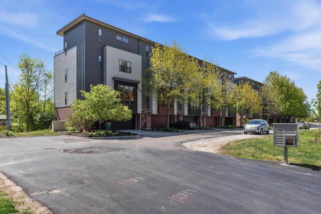 301 Mill Reserve DRIVE, Waukesha, WI 53188