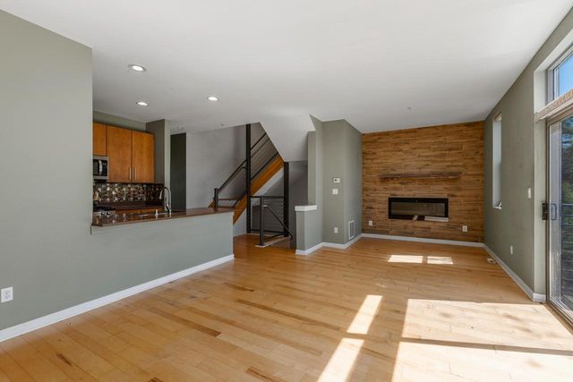 301 Mill Reserve DRIVE, Waukesha, WI 53188