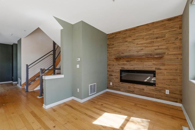 301 Mill Reserve DRIVE, Waukesha, WI 53188