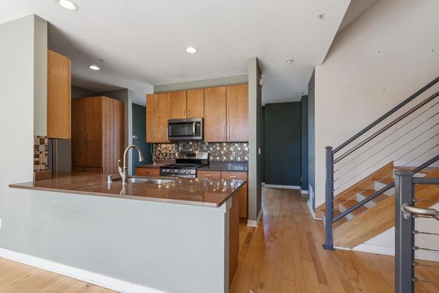 301 Mill Reserve DRIVE, Waukesha, WI 53188