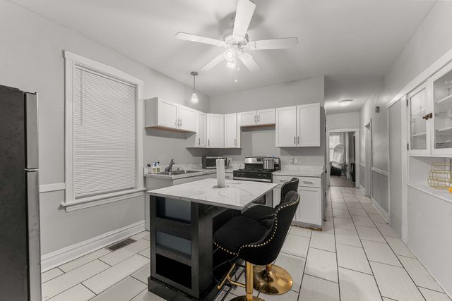 6811 S Washtenaw Avenue, Chicago, IL 60629