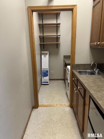 3359 MIDDLE Road 1, Bettendorf, IA 52722