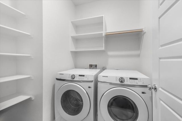 640 Southern Hills Drive, Red Oak, TX 75154