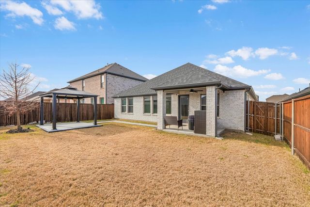 640 Southern Hills Drive, Red Oak, TX 75154