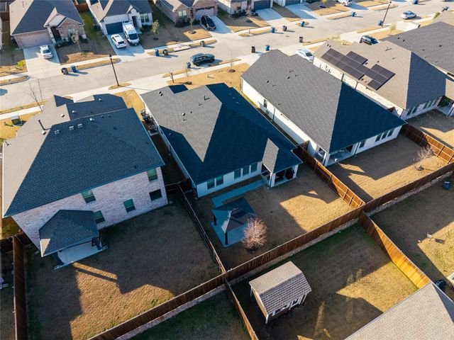 640 Southern Hills Drive, Red Oak, TX 75154